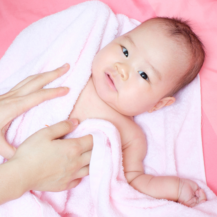 Patting vs. Rubbing: What's Best for Drying Your Baby's Sensitive Skin After Bath Time?